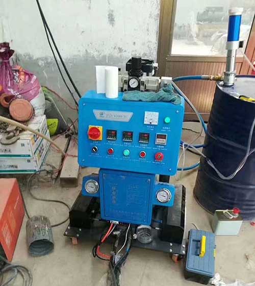 糧倉聚氨酯保溫專(zhuān)用噴涂機(圖1) Q2600糧倉聚氨酯保溫專(zhuān)用噴涂機