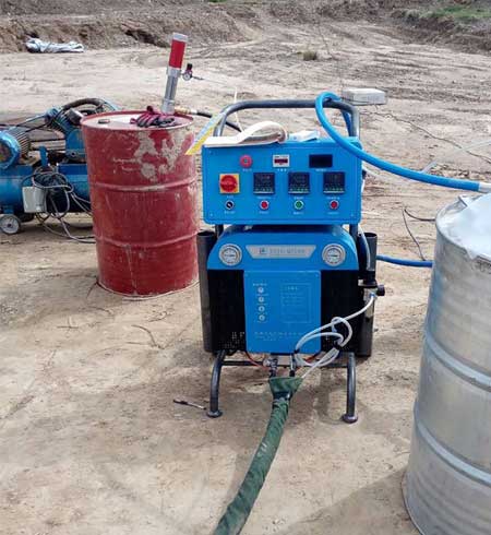 聚氨酯噴涂機器多少錢(qián)(圖1) Q5200聚氨酯噴涂機器多少錢(qián)一臺