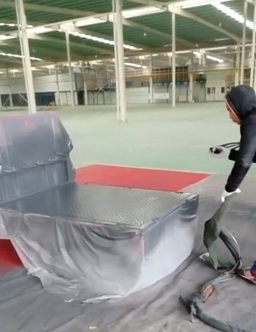 聚脲噴涂機品牌好的廠(chǎng)家用于車(chē)輛表面耐磨噴涂