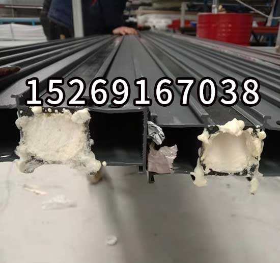鋁型材發(fā)泡設備(圖6) T40D中間打孔的鋁型材發(fā)泡設備案例