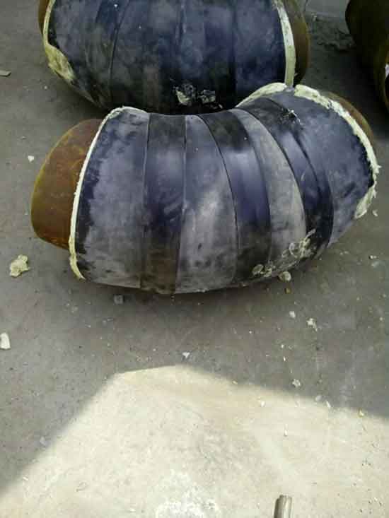 小型聚氨酯發(fā)泡噴涂機(jī)廠(chǎng)家排名(圖2) 聚氨酯保溫管澆注案例